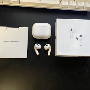 Apple White AirPods Pro Wireless Earbuds with Charging Case